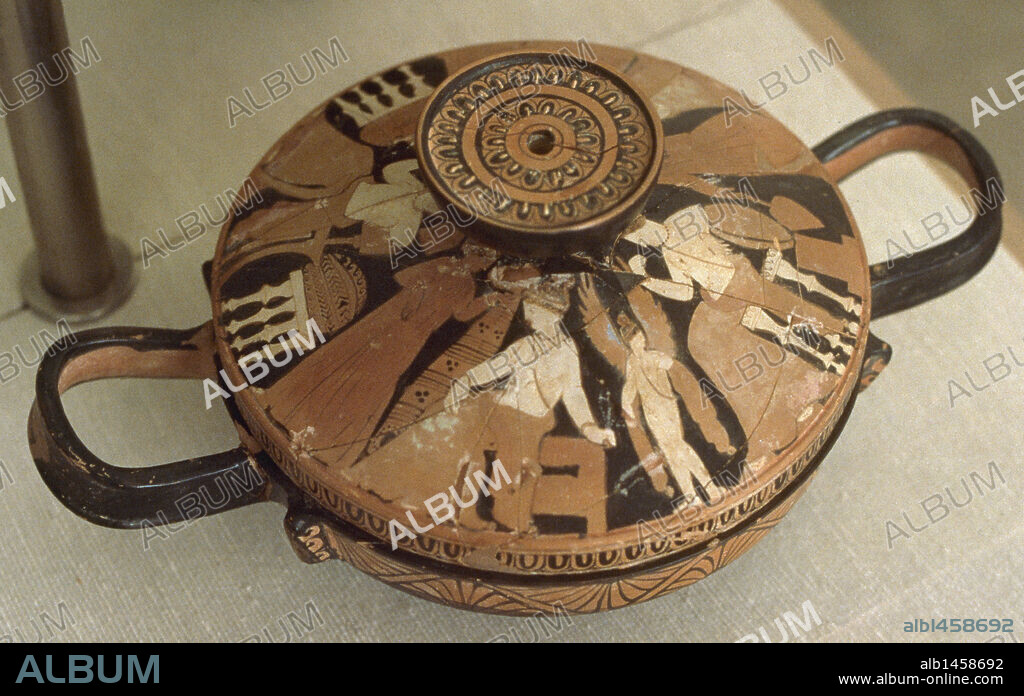 ARTE GRIEGO. GRECIA. CANTARO de figuras rojas, fechado entre los siglos IV y V a. C. Museo Arqueológico Nacional. Atenas.