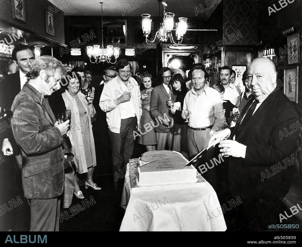 ALFRED HITCHCOCK and BARRY FOSTER in FRENZY, 1972, directed by ALFRED HITCHCOCK. Copyright UNIVERSAL PICTURES.