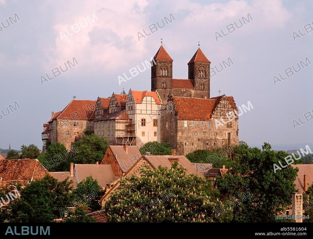 Quedlinburg, Schloß und Stiftskirche / Blick vom Münzenberg © F. Monheim / R. von Götz Format / Filmsize: 9 × 12 cm/4 × 5''.