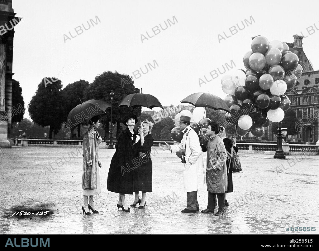 AUDREY HEPBURN and FRED ASTAIRE in FUNNY FACE, 1957, directed by STANLEY DONEN. Copyright PARAMOUNT PICTURES.