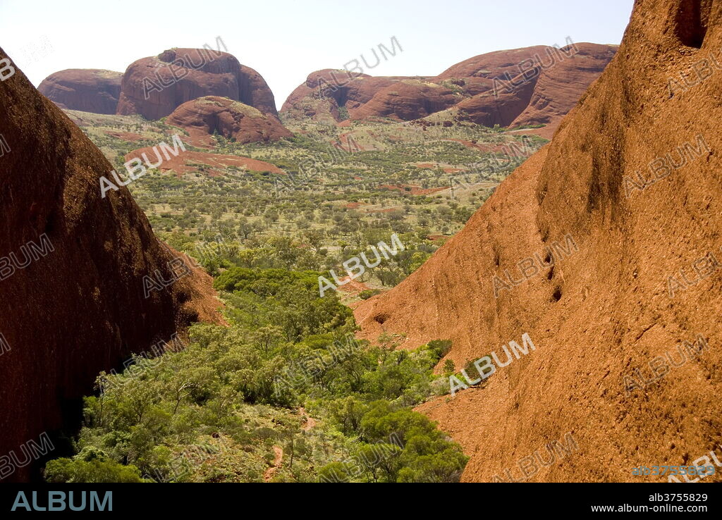 Valley of the Winds, The Olgas, Uluru-Kata Tjuta National Park, UNESCO World Heritage Site, Northern Territory, Australia, Pacific.