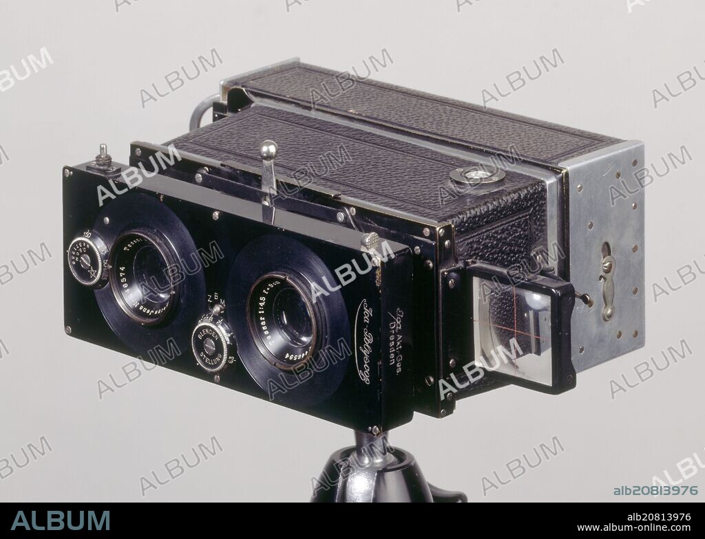 CAMARA FOTOGRAFICA ESTEREOSCOPICA ICA POLYSCOP.