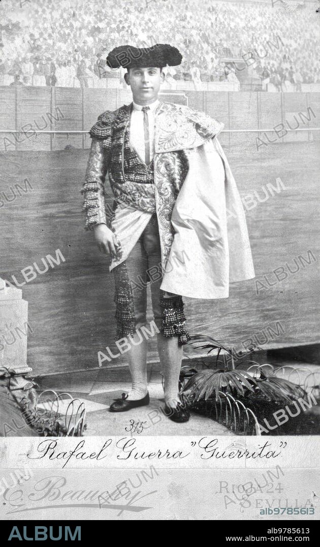 Sevilla, 1890. El torero Rafael Guerra, conocido como «Guerrita».