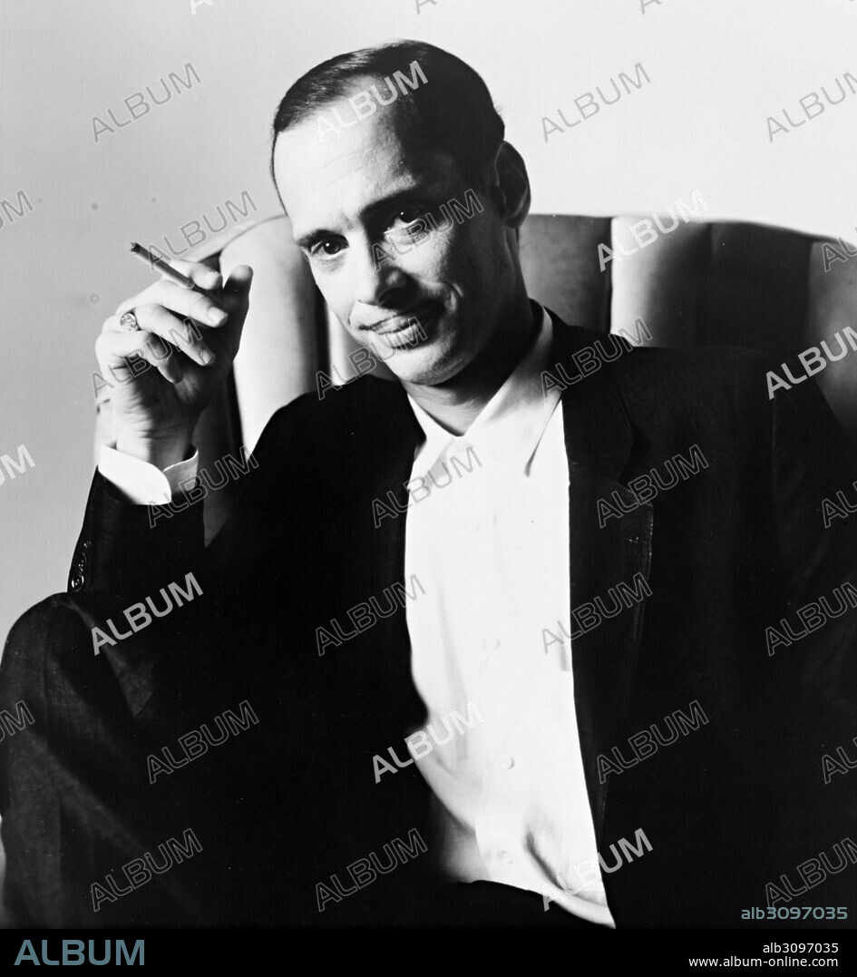 JOHN WATERS en CRY BABY, 1990 (CRY-BABY), dirigida por JOHN WATERS. Copyright UNIVERSAL PICTURES.