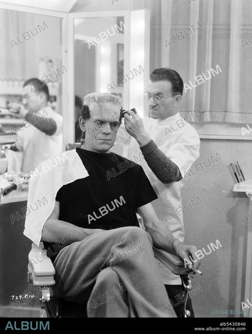 BORIS KARLOFF y JACK PIERCE en LA NOVIA DE FRANKENSTEIN, 1935 (THE BRIDE OF FRANKENSTEIN), dirigida por JAMES WHALE. Copyright UNIVERSAL PICTURES.