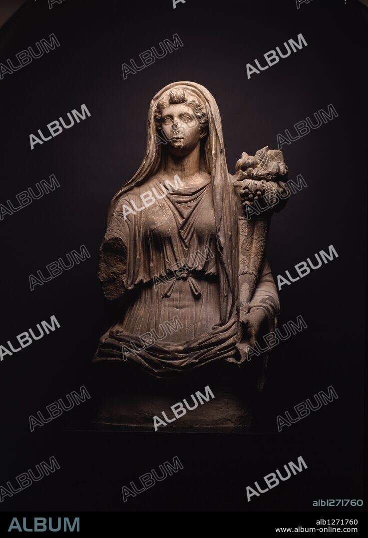 Estatua en mármol de Livia, procedente de Iponuba. Siglo I d.C. Altura: 125 cm.