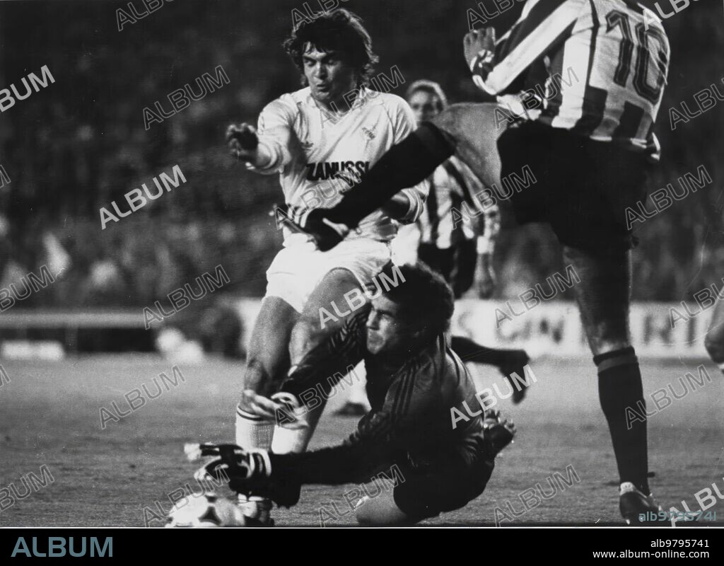 Semifinal de la copa del Rey 1983-84 en el Santiago Bernabéu: real Madrid 0 - Athletic de Bilbao.