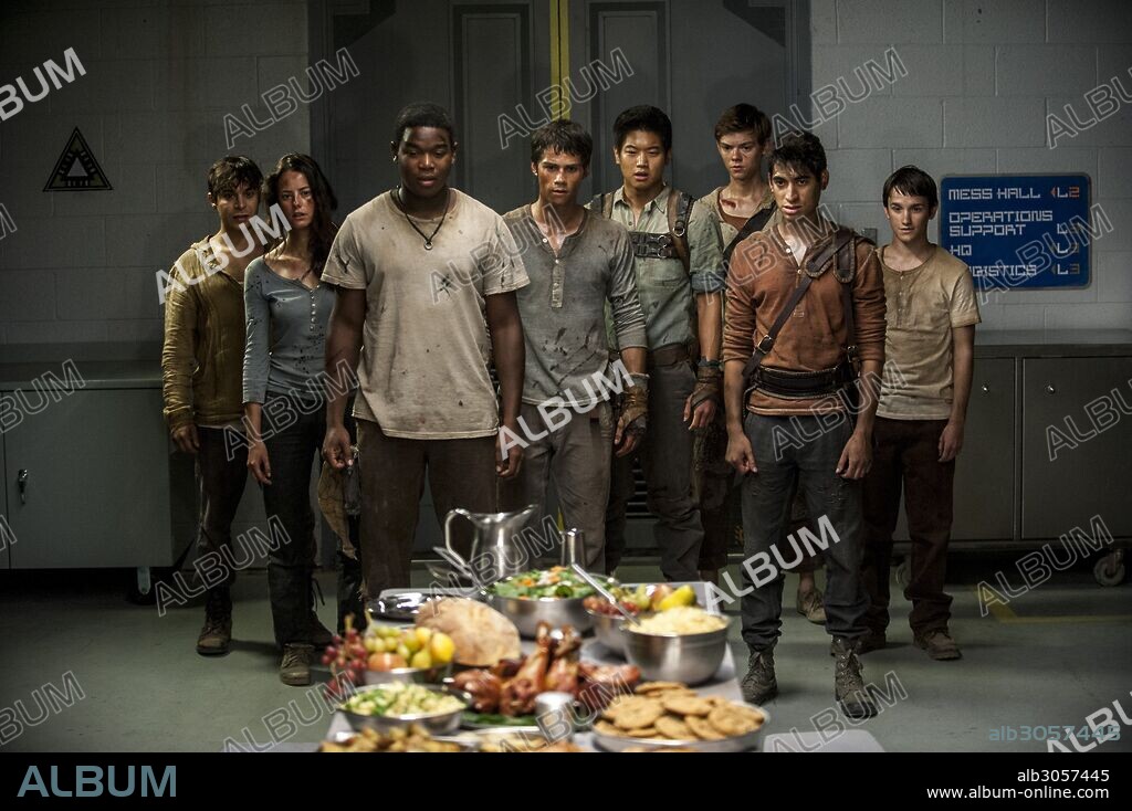 ALEXANDER FLORES, BRYCE ROMERO, DEXTER DARDEN, DYLAN O'BRIEN, GARY HOOD, KAYA SCODELARIO, KI HONG LEE y THOMAS BRODIE-SANGSTER en CORREDOR DEL LABERINTO: EL CORREDOR DEL LABERINTO: LAS PRUEBAS, 2015 (MAZE RUNNER: THE SCORCH TRIALS), dirigida por WES BALL. Copyright GOTHAM GROUP/TGS ENTERTAINMENT/TEMPLE HILL ENTERTAINMENT.