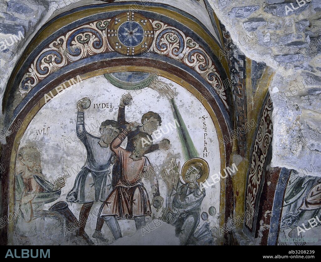 San Esteban. Protomártir cristiano y uno de los primeros diáconos nombrado por los Apóstoles. MARTIRIO Y LAPIDACION DE SAN ESTEBAN. Fresco existente en el altar mayor de la Iglesia Abacial de Novalesa (siglo XI). Provincia de Turín. Italia.