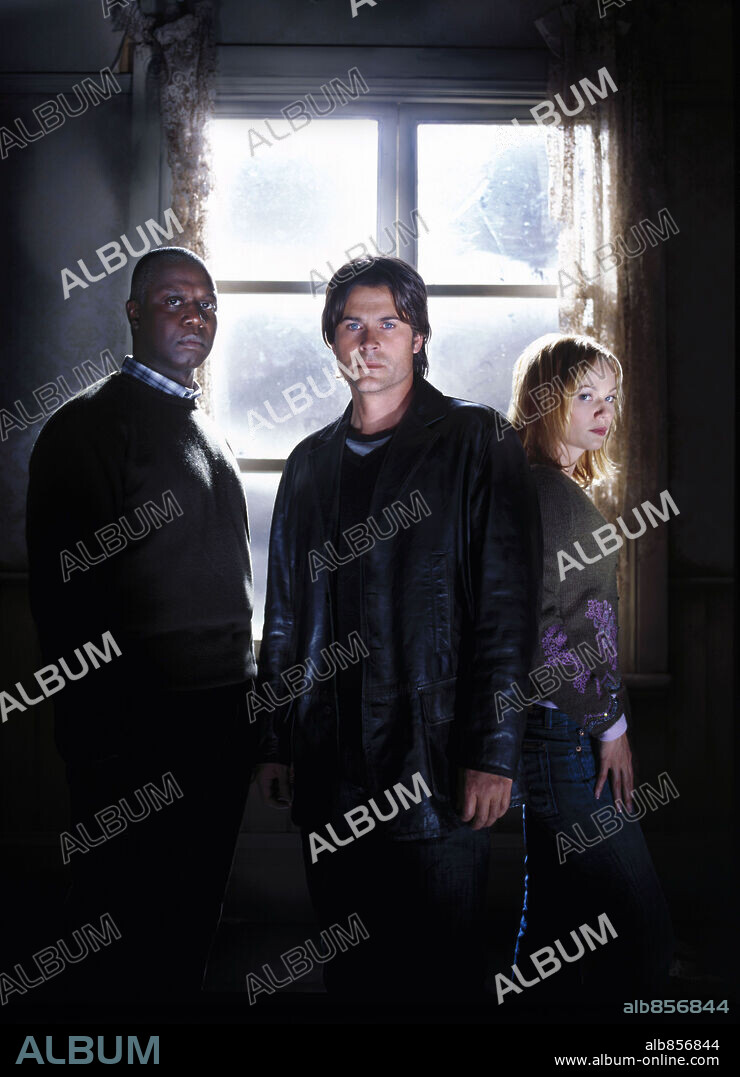 ANDRE BRAUGHER, ROB LOWE and SAMANTHA MATHIS in SALEM'S LOT, 2004, directed by MIKAEL SALOMON. Copyright WARNER BROS. TELEVISION.