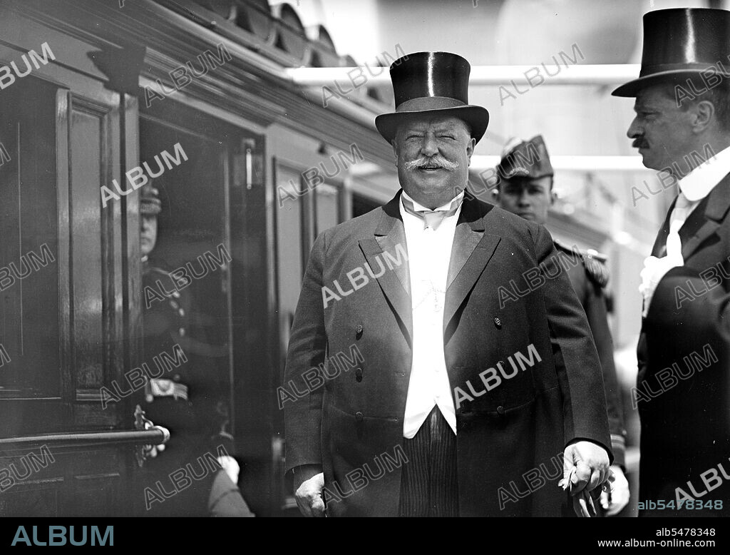 President William Howard Taft in tophat, and tails. Very well dressed President Taft circa 1912.