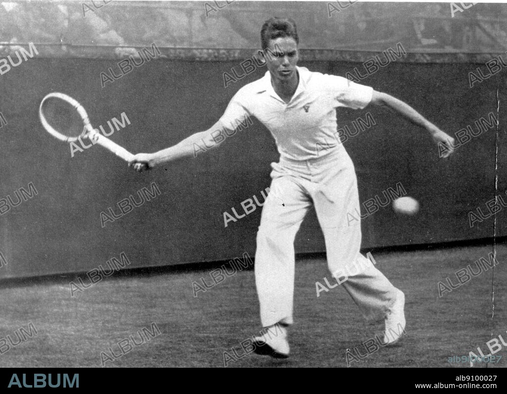 H Ellsworth Vines (l) chances his arm with his famous forehand.