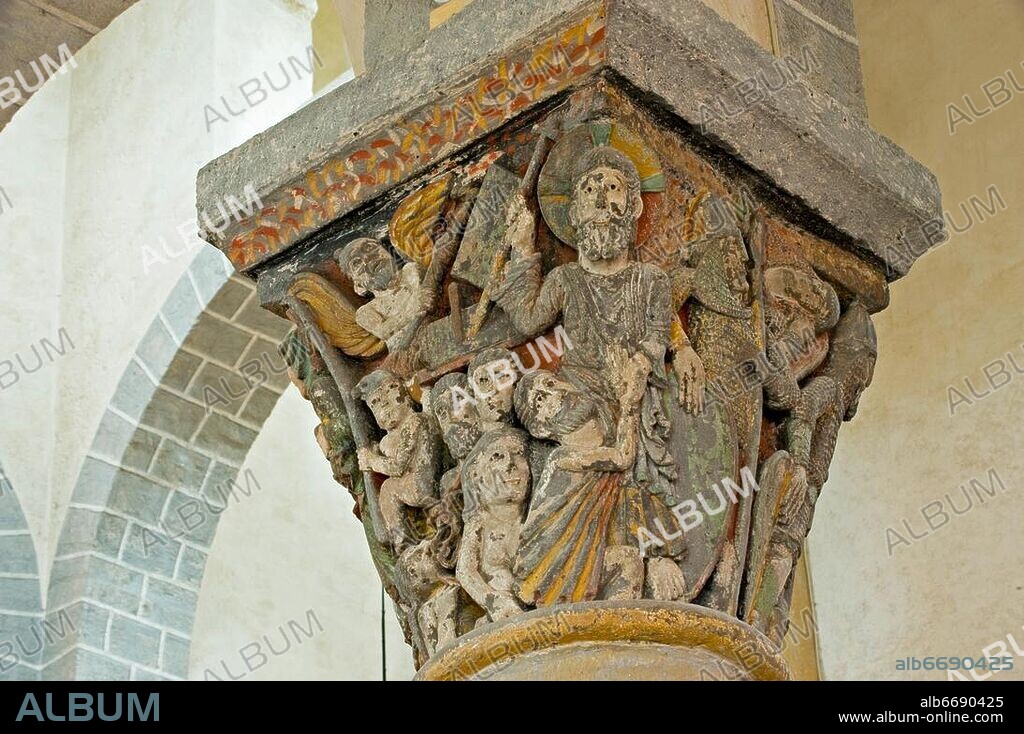 Saint-Nectaire (Dép. Puy-de-Dôme, Auvergne, Frankreich), Ortsteil Saint-Nectaire-le-Haut, Kirche - Église Notre-Dame-du-Mont-Cornadore (erbaut um 1160). Christus in der Vorhölle. Chorkapitell. Foto, 16.05.2011.