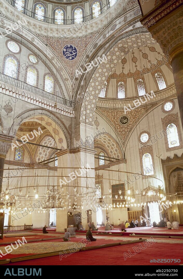 Turkey. Istanbul. Bayezid II Mosque. Ottoman style. Architect, Yakub Sah bin Sultan Sah. 16th century. Prayer room.