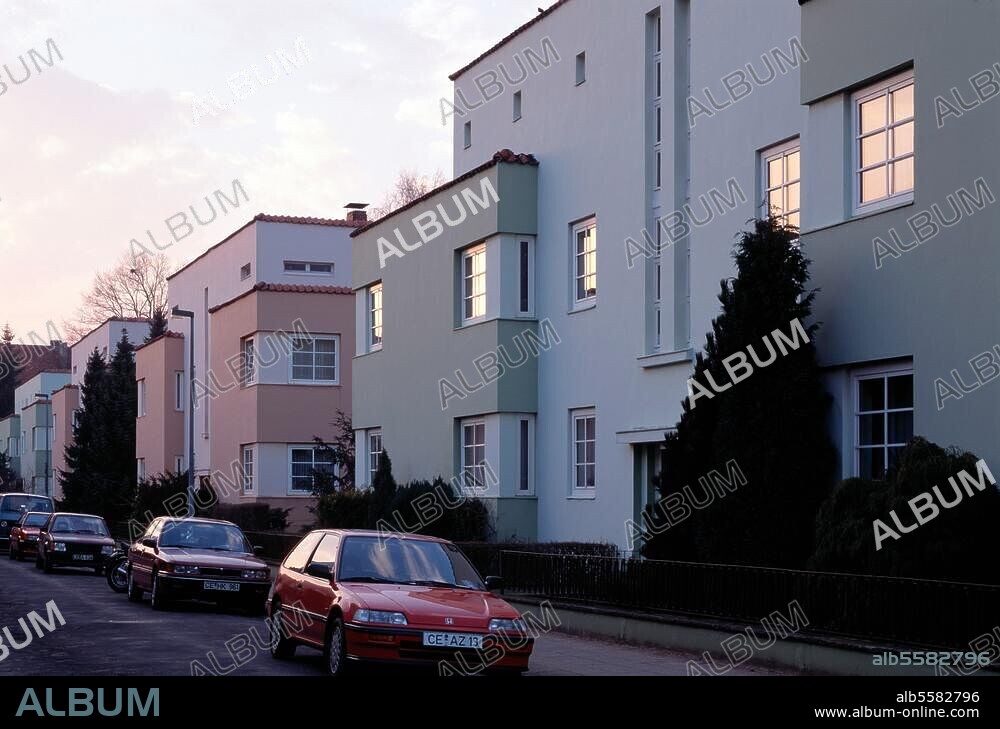 Celle, Siedlung Italienischer Garten (Haesler © F. Monheim / R. von Götz Aufnahmeformat: 6 × 9 cm.