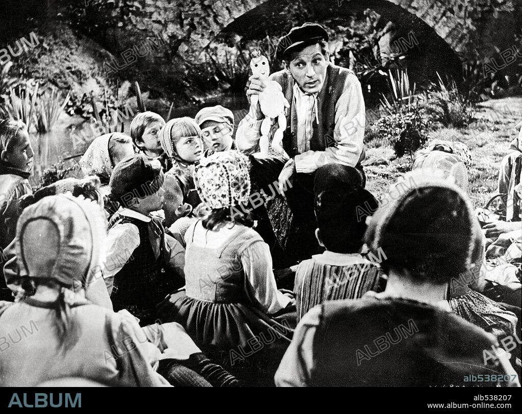 DANNY KAYE dans HANS CHRISTIAN ANDERSEN (1952), réalisé par CHARLES VIDOR. Copyright RKO.
