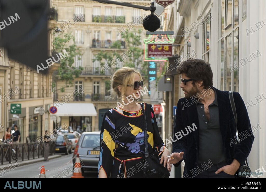 ADAM GOLDBERG and JULIE DELPY in 2 DAYS IN PARIS, 2007, directed by JULIE DELPY. Copyright POLARIS FILM PRODUCTION AND FINANCE/3L FILMPRODUKTION/TEMPET.