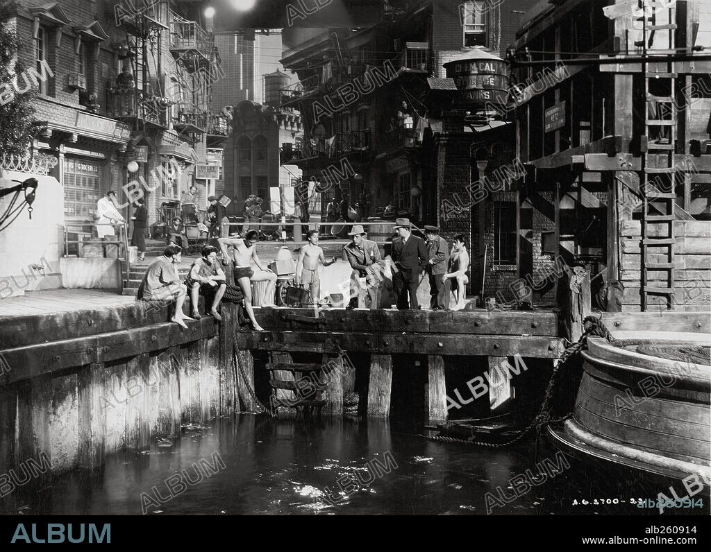 CALLEJÓN SIN SALIDA, 1937 (DEAD END), dirigida por WILLIAM WYLER. Copyright GOLDWYN/UNITED ARTISTS.