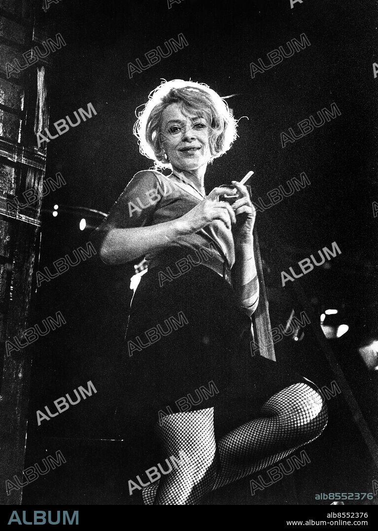 1967-01.. LORDEN FRÅN GRÄNDEN. Musical i TV av L. Arthur Rose och Douglas Furber i regi av Nils Poppe.. Sänt första gången 1967-03-27.. Här ses Annalisa Ericson, skådespelerska.. Foto: Bo-Aje Mellin / RiR / SVT / Kod: 5600. Reportage publ. i RiR 13/67 sid. 12-13, 51, 54.. RiR 18431 sv/v neg   . Musikaler.