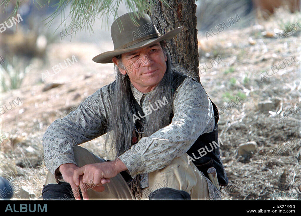 TOMMY LEE JONES en DESAPARICIONES, 2003 (THE MISSING), dirigida por RON HOWARD. Copyright COLUMBIA PICTURES.