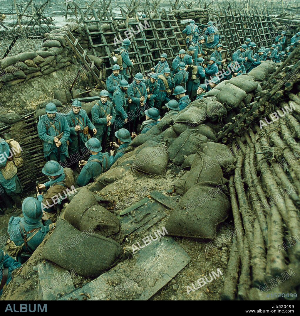 LARGO DOMINGO DE NOVIAZGO, 2004 (UN LONG DIMANCHE DE FIANÇAILLES), dirigida por JEAN-PIERRE JEUNET. Copyright WARNER BROS.