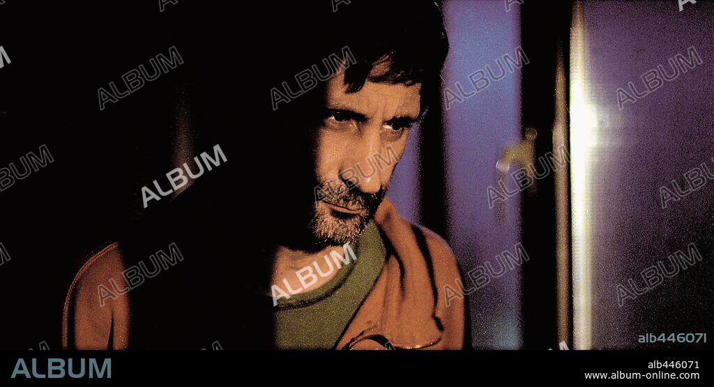 DISTANT, 2002 (UZAK), directed by NURI BILGE CEYLAN. Copyright NBC.