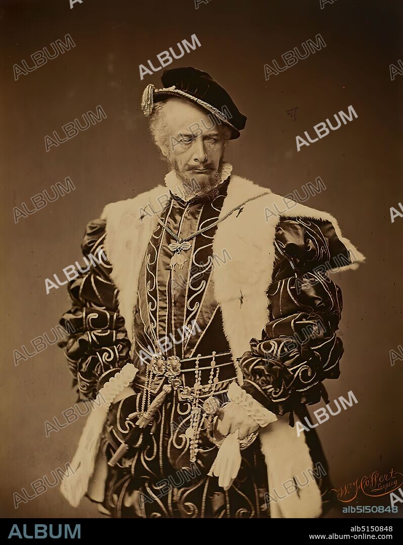 Wilhelm Höffert, Friedrich Haase as Philipp II in Don Carlos - from a portfolio for Chéri Maurice for his fiftieth anniversary as director of the Thalia Theater zu Hamburg, albumin paper, black and white positive process, image size: height: 34.5 cm; width: 26.7 cm, signed, W. Höffert, Leipzig, inscribed: recto u. in the middle of the box: in ink: Philipp II, Don Carlos.-, portrait photography, actor, actress, theater costume, ruler/lord, cutting and stabbing weapons, portrait, king, Friedrich Haase.
