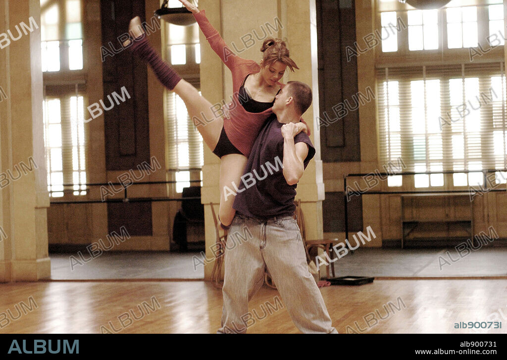 CHANNING TATUM y JENNA DEWAN-TATUM en STEP UP [BAILANDO], 2006 (STEP UP), dirigida por ANNE FLETCHER. Copyright SUMMIT ENTERTAINMENT / CARUSO, PHILLIP.