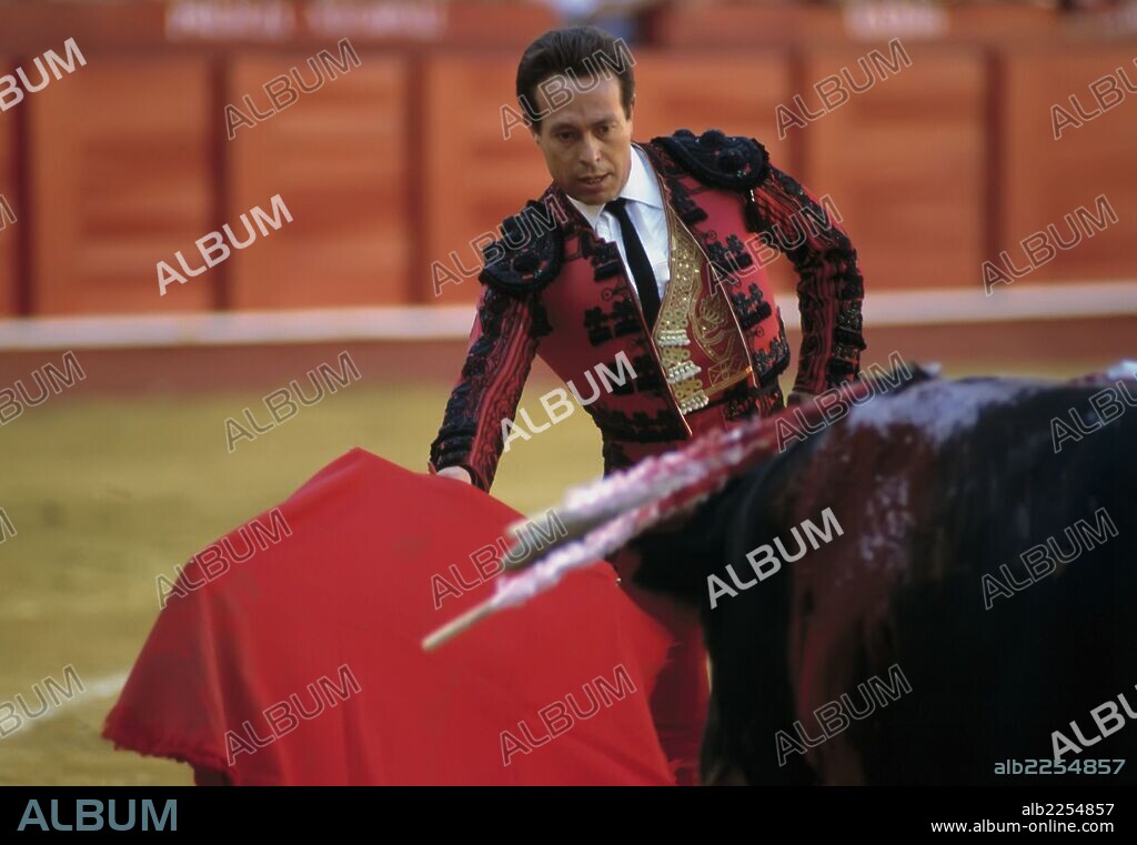 CURRO ROMERO. MATADOR DE TOROS ESPAÑOL. CAMAS 1935-.