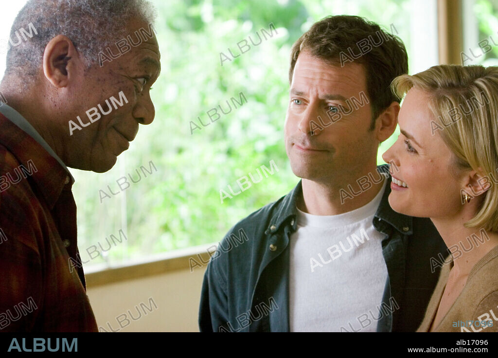 GREG KINNEAR, MORGAN FREEMAN and RADHA MITCHELL in FEAST OF LOVE, 2007, directed by ROBERT BENTON. Copyright GREENESTREET FILMS/LAKESHORE ENTERTAINMENT/REVELATIONS ENTER / SOREL, PETER.