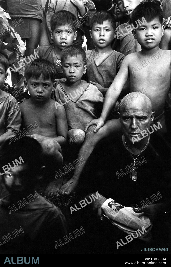 MARLON BRANDO en APOCALYPSE NOW, 1979, dirigida por FRANCIS FORD COPPOLA. Copyright ZOETROPE/UA.