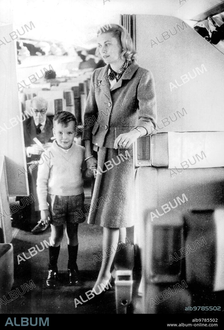 1963. Grace Kelly con su hijo Alberto II de Mónaco.