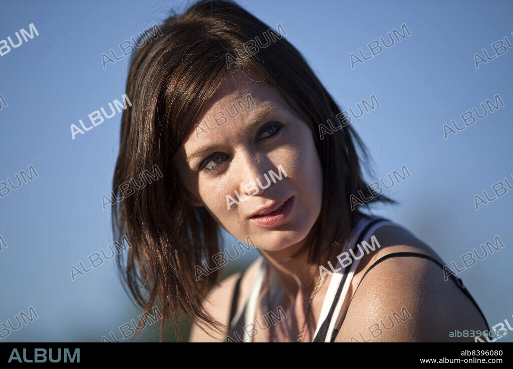 EMILY BLUNT in ARTHUR NEWMAN, 2012, directed by DANTE ARIOLA. Copyright CROSS CREEK PICTURES.