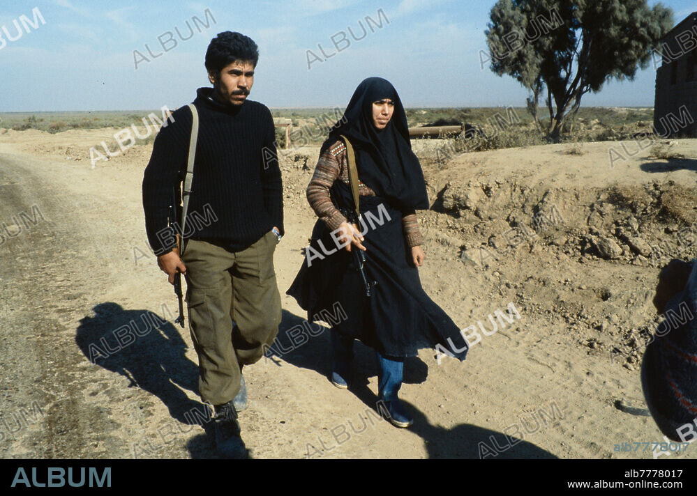 Iran-Irak-Krieg / Erster Golfkrieg (22.09.1980 - 20.08.1988). Iranische Revolutionsgarden in einem Dorf, das von den Irakern zurückerobert wurde, die es besetzt und Allah-o-Akbar getauft hatten (Gott ist der Größte). Phase der iranischen Stabilisierung nach der Befreiung der Region Bostan in der Operation "Tariq al-Quds" ("Der Weg nach Jerusalem"). Foto, 05.01.1982.
