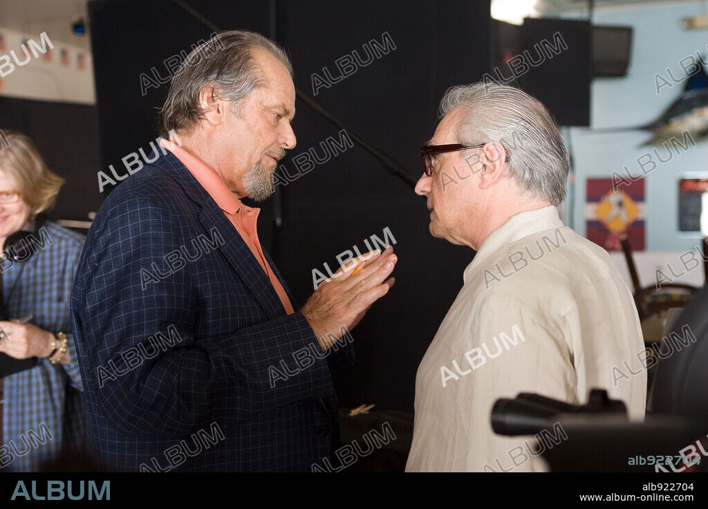 JACK NICHOLSON and MARTIN SCORSESE in THE DEPARTED, 2006, directed by MARTIN SCORSESE. Copyright WARNER BROS PICTURES/VERTIGO ENTERTAINMENT/INITIAL ENTERTAIN / COOPER, ANDREW.