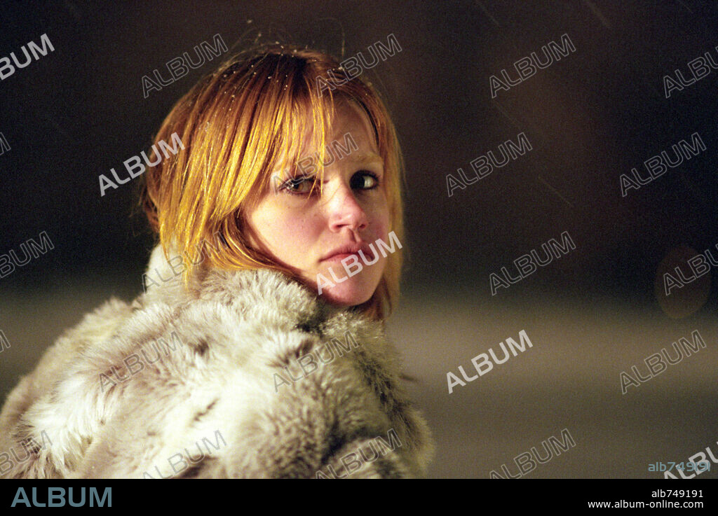 ALISON FOLLAND in MILWAUKEE, MINNESOTA, 2003, directed by ALLAN MINDEL. Copyright TARTAN FILMS.