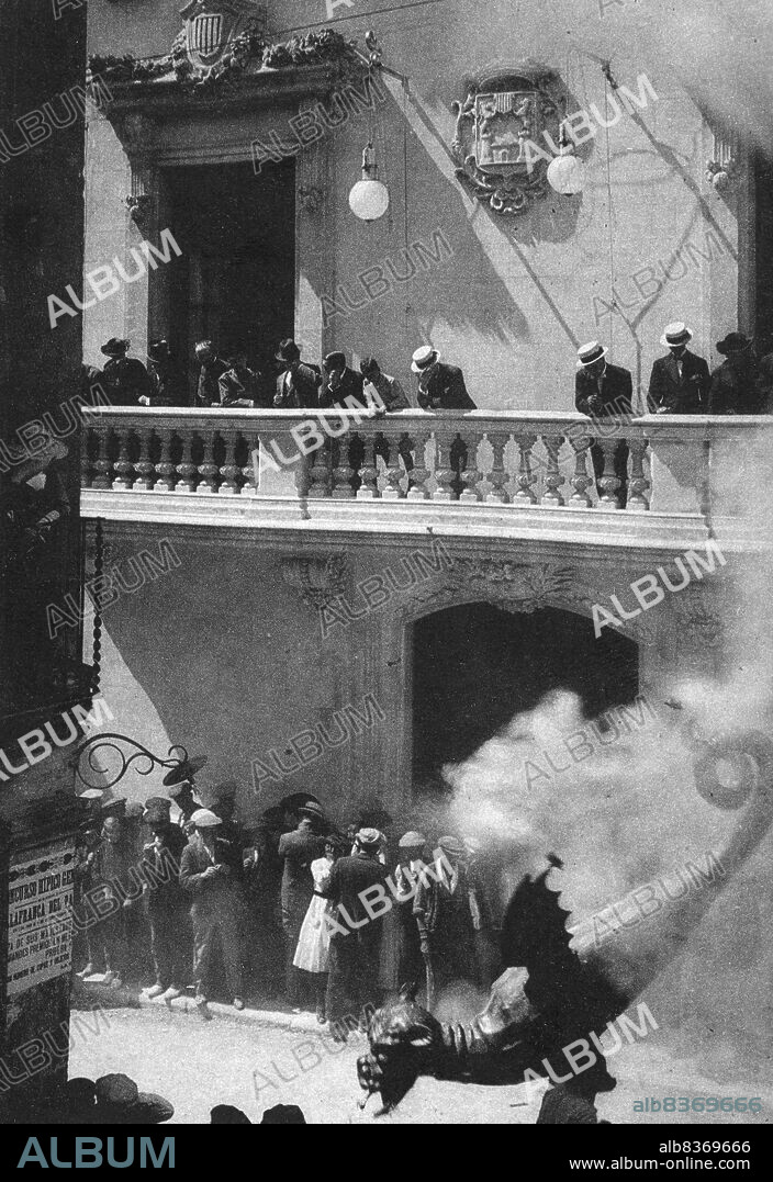 Catalunya. Dragón de fuego, fiesta popular en Vilafranca del Penedés. Años 1910.