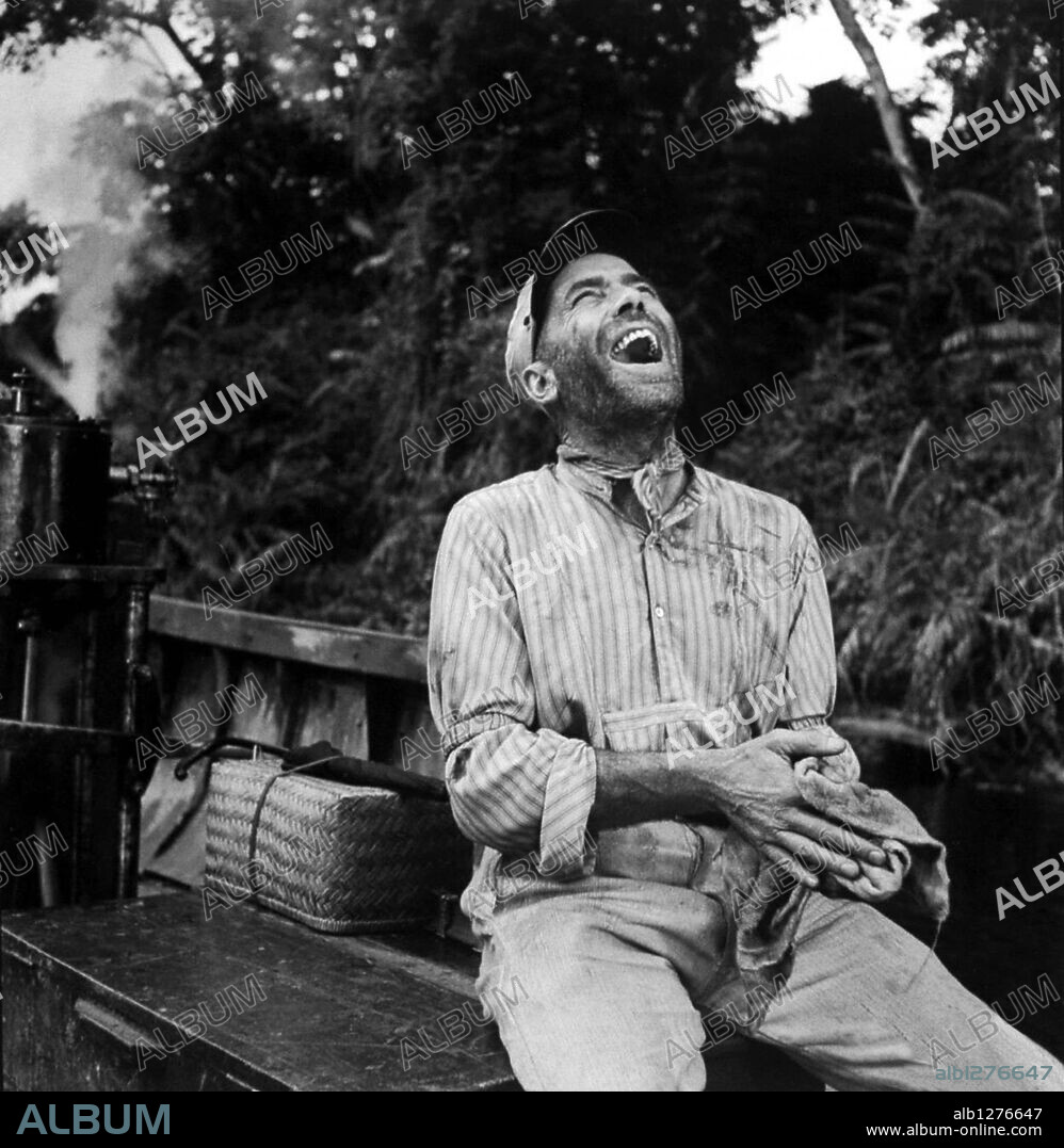 HUMPHREY BOGART en LA REINA DE ÁFRICA, 1951 (THE AFRICAN QUEEN), dirigida por JOHN HUSTON. Copyright UNITED ARTISTS.