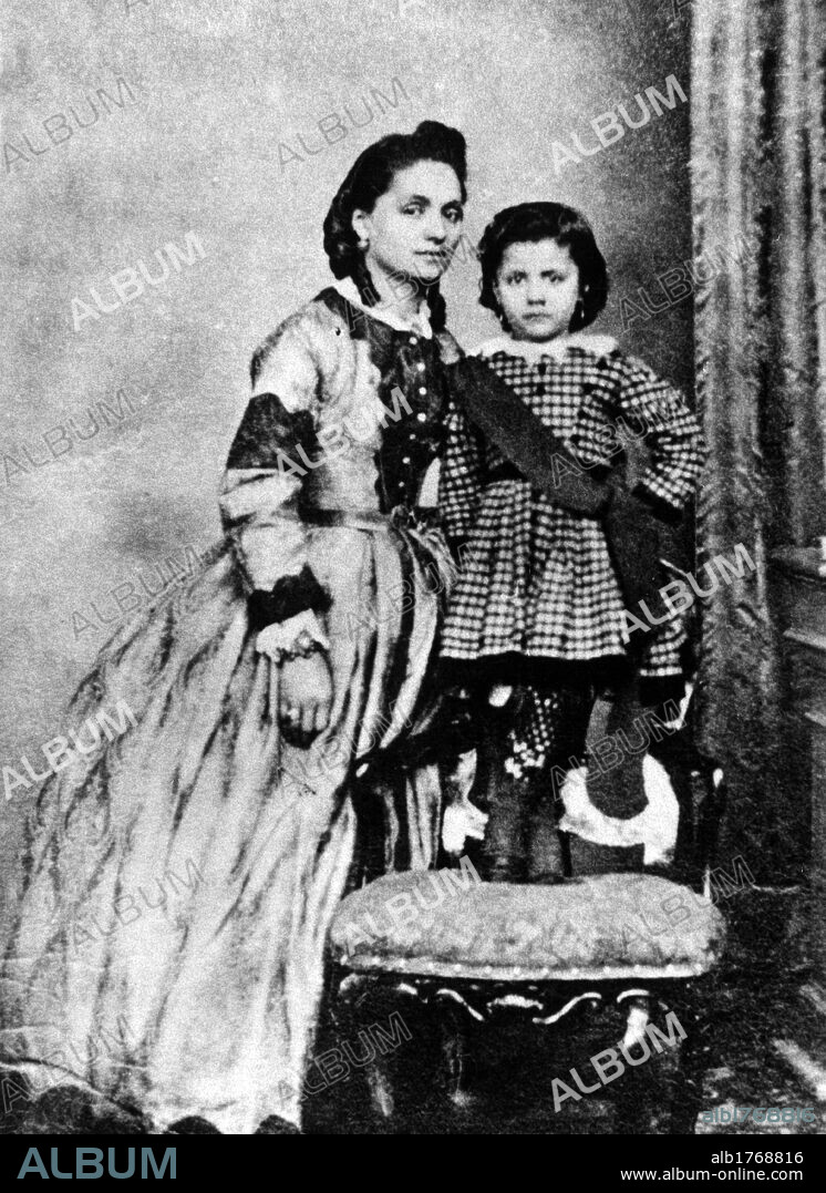 Eleonora Duse with her mother. A very young Eleonora Duse posing with her mother Angelica Cappelletto.