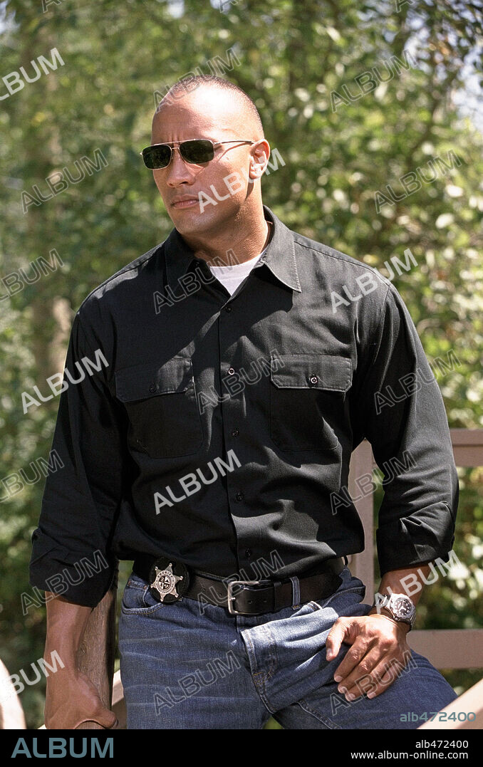 DWAYNE "THE ROCK" JOHNSON en PISANDO FUERTE, 2004 (WALKING TALL), dirigida por KEVIN BRAY. Copyright METRO GOLDWYN MAYER / AKESTER, BOB.