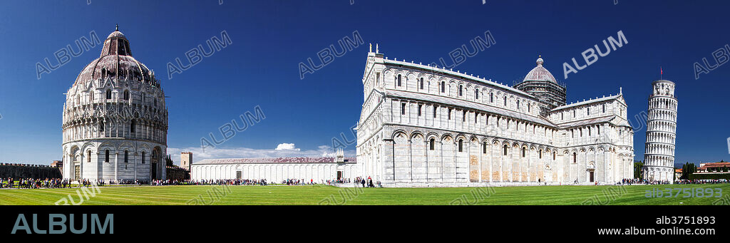 Panorama of Piazza dei Miracoli containing the Leaning Tower of Pisa, the Cathedral (Duomo) and Baptistery, UNESCO World Heritage Site, Pisa, Tuscany, Italy, Europe.