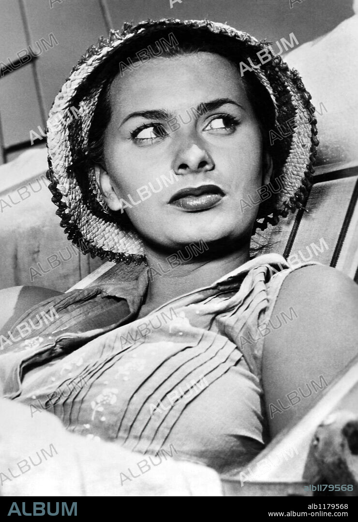 LOREN SOPHIA / LOREN SOFIA 1934/. SOPHIA LOREN in AFRICA UNDER THE SEAS, 1953 (AFRICA SOTTO I MARI), directed by GIOVANNI ROCCARDI. Copyright TITANUS.