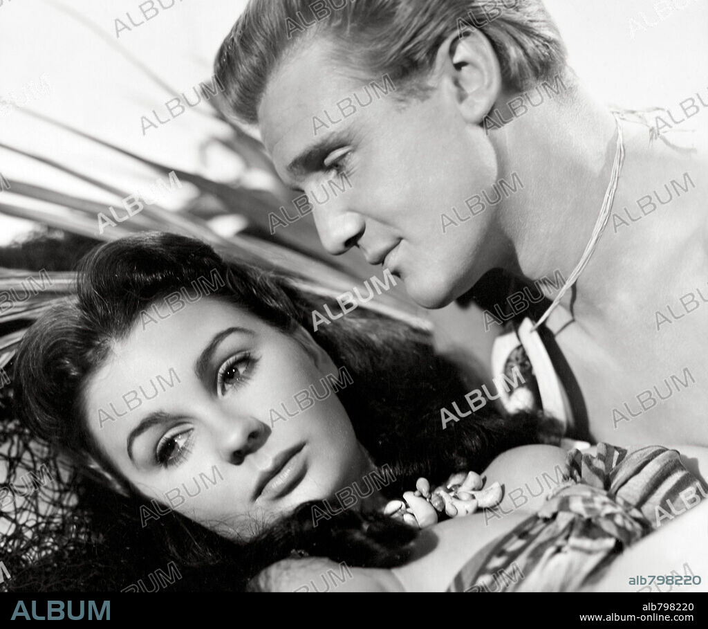 DONALD HOUSTON and JEAN SIMMONS in THE BLUE LAGOON, 1949, directed by FRANK LAUNDER. Copyright RANK.