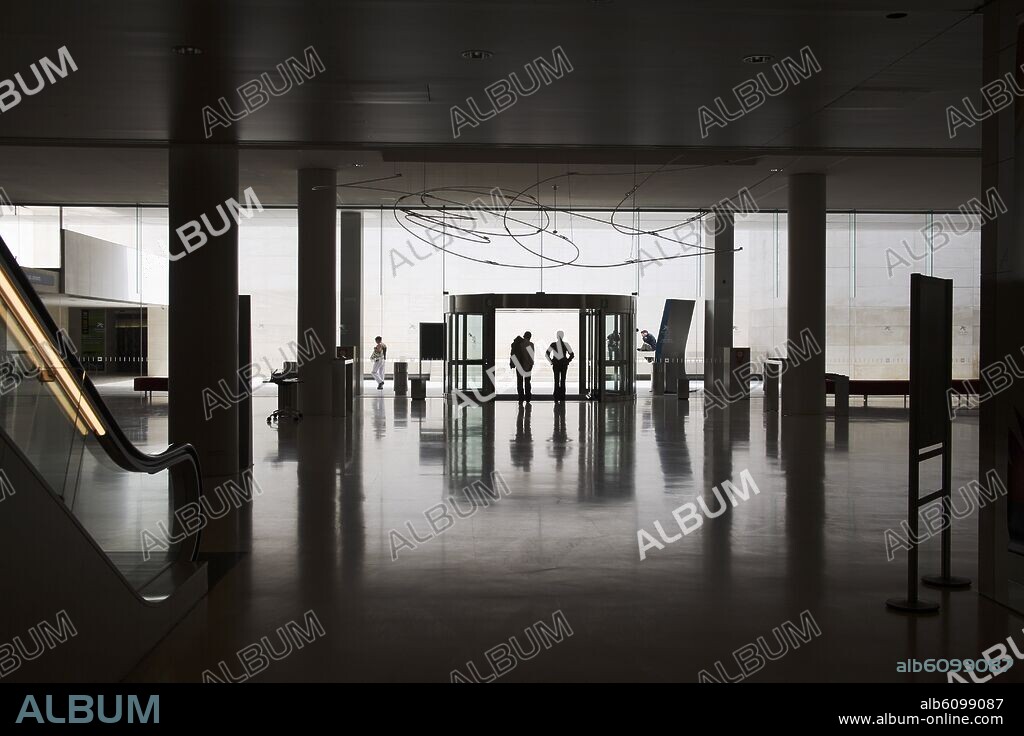 Barcelona (capital); interior del centro cultural "Caixa Fórum".