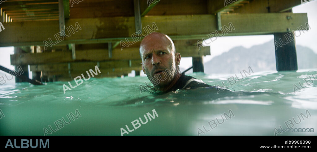 JASON STATHAM en MEGALODON 2: LA FOSA, 2023 (MEG 2: THE TRENCH), dirigida por BEN WHEATLEY. Copyright Apelles Entertainment.
