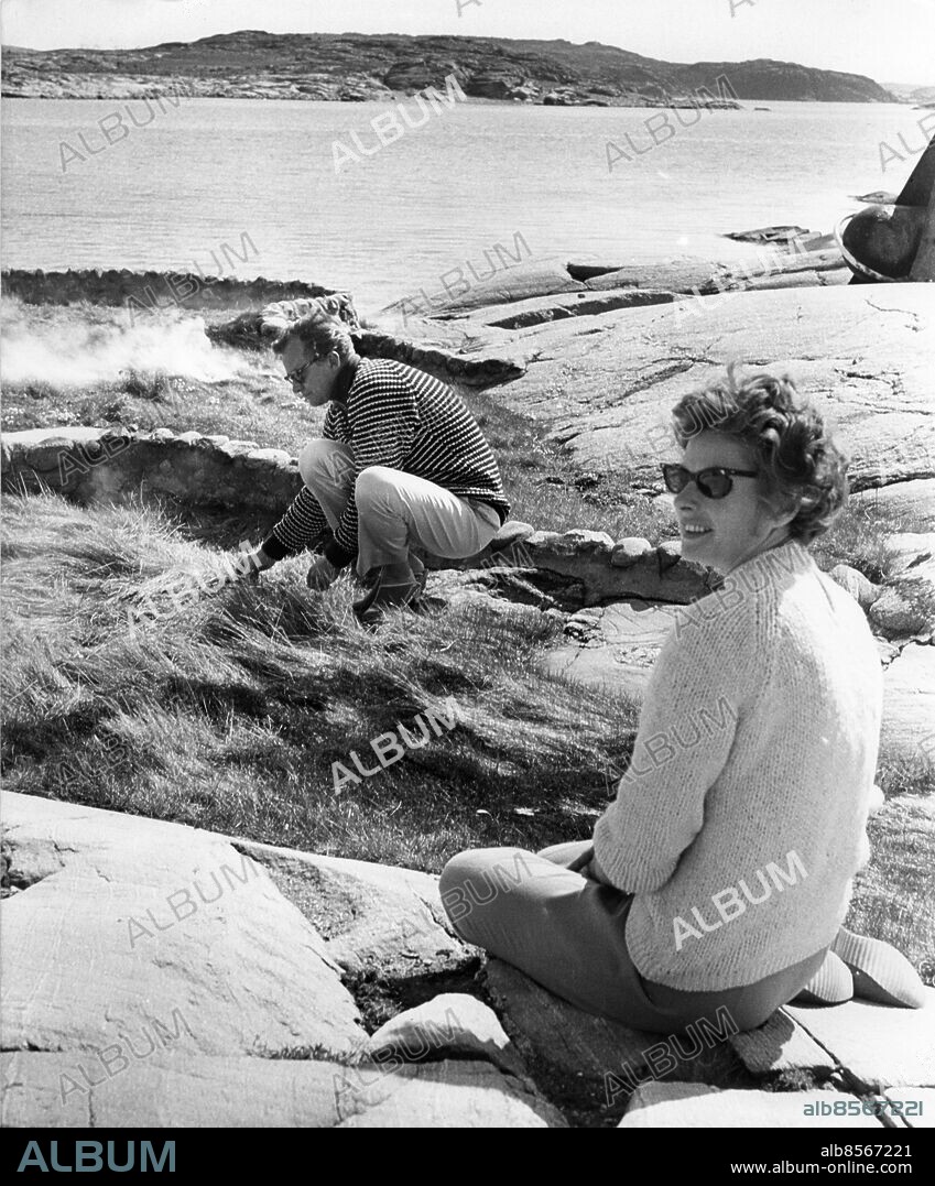 Fjällbacka 1961-05-02 - Ingrid Bergman och Lars Schmidt på sitt Dannholmen *** Local Caption *** GT - Jacky Leissnerimg943.jpg. KAMERAREPORTAGE.
