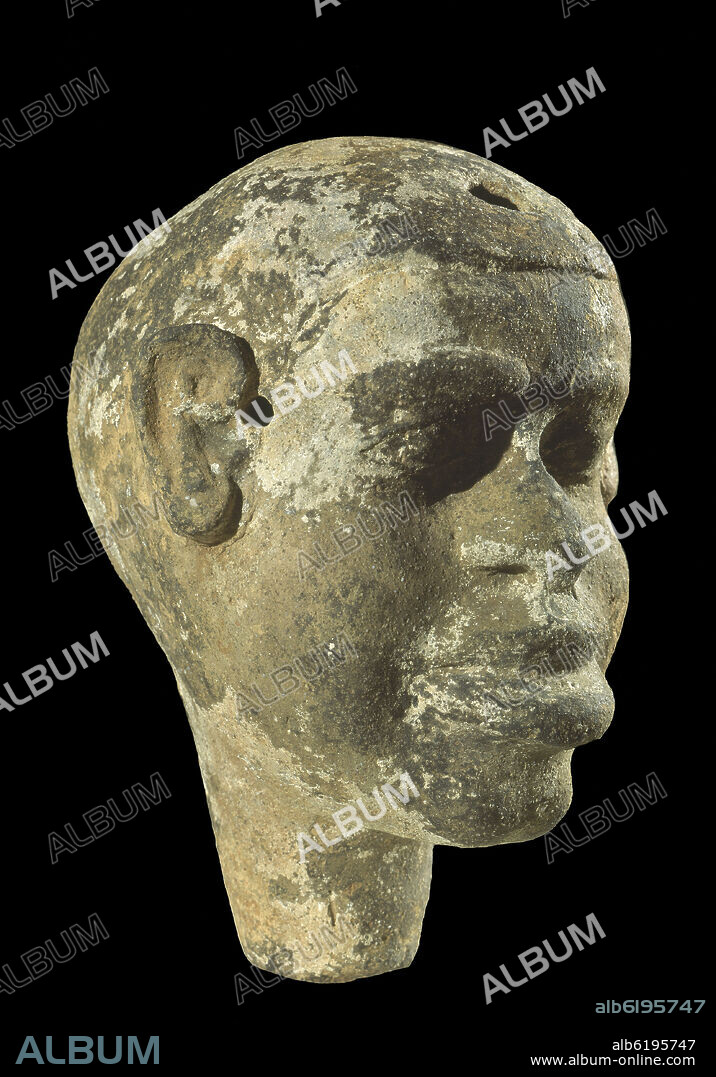 BUSTO DE ARCILLA PROCEDENTE PUNTA DE NAO (CADIZ) - S VII AC - ESCULTURA FENICIA DE UN HOMBRE AFRICANO.