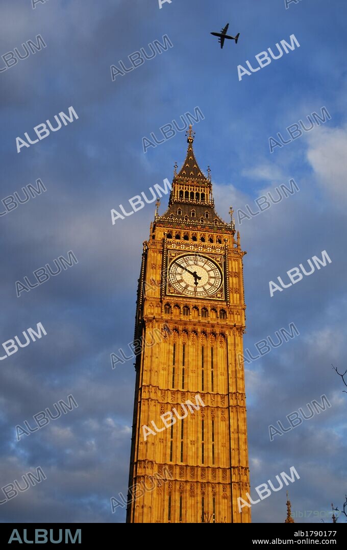 REINO UNIDO. LONDRES. Detalle del BIG BEN, la torre del reloj del edificio del PARLAMENTO (Conjunto del PALACIO DE WESTMINSTER). Declarado Patrimonio de la Humanidad por la UNESCO en el año 1987. Inglaterra.