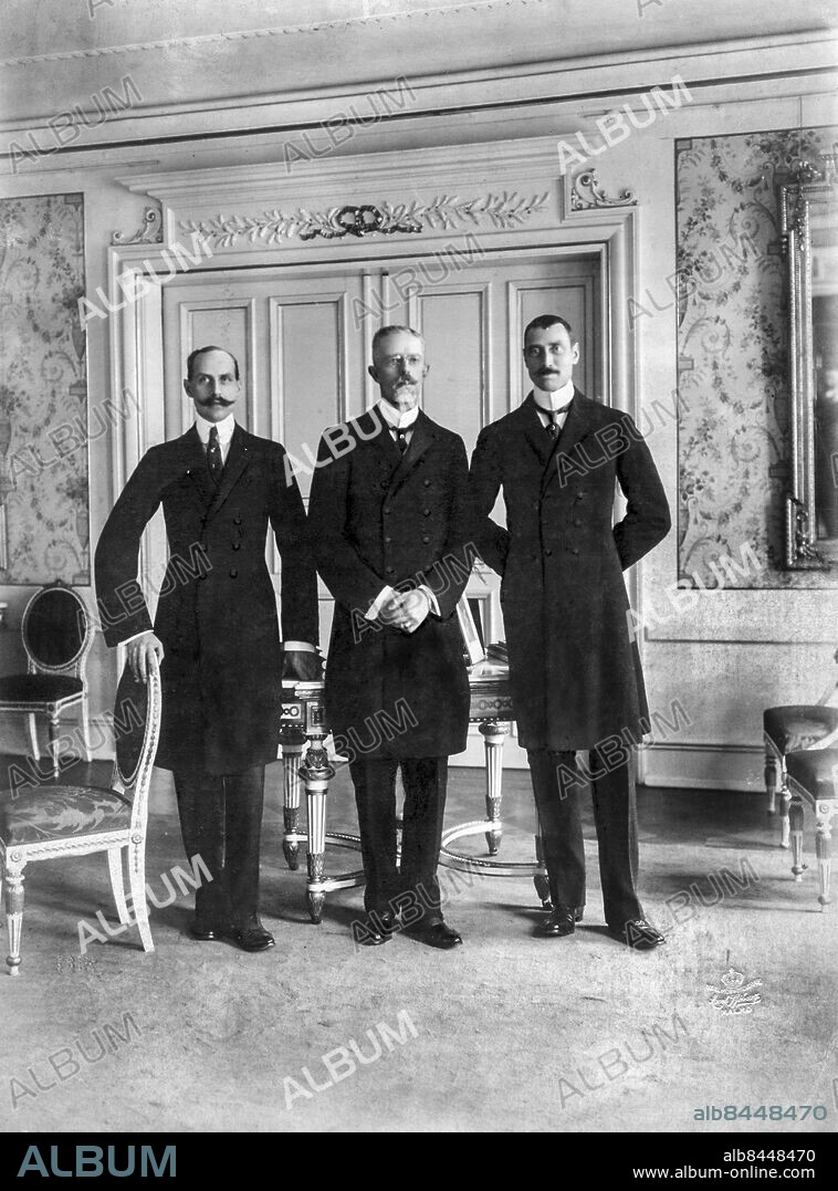 ARKIV 1914DEC. De tre nordiska kungarna fr. v. kung Haakon VII av Norge, kung Gustaf V av Sverige och Kristian X av Danmark vid trekungamötet på länsresidenset i Malmö 18 och 19:e december 1914. Mötet hölls för att visa sin enighet att hålla sig neutrala i första världskriget.. Foto: Axel Sjöberg / TT / Kod: 194.