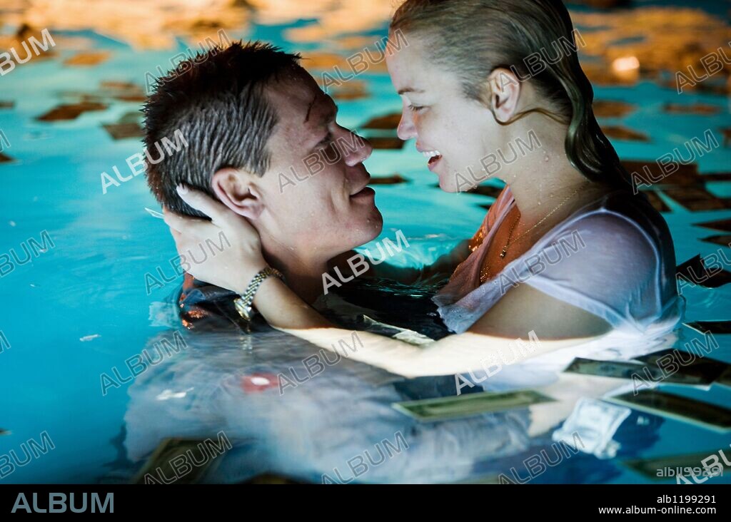 ASHLEY SCOTT y JOHN CENA en 12 TRAMPAS, 2009 (12 ROUNDS), dirigida por RENNY HARLIN. Copyright MARK GORDON COMPANY, THE/MIDNIGHT SUN PICTURES/WWE FILMS / PERRET, PATTI.